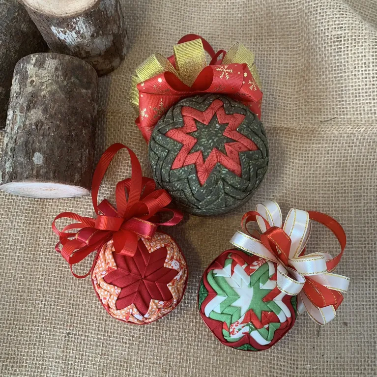Add a touch of charm to your festivities with the Christmas Fabric Bauble—featuring a star pattern, no-sew design, and perfect for Christmas decorations or as a thoughtful Christmas gift to make this holiday truly special!