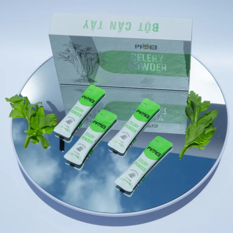 Bột Cần Tây Nguyên Chất MOB trong Hộp 20 Gói mang đến hương vị đặc trưng của bột cần tây, giúp giảm huyết áp, thanh lọc cơ thể, và là lựa chọn tuyệt vời cho một bột cần tây detox, trở thành món quà tặng sức khỏe đầy ý nghĩa cho người thân