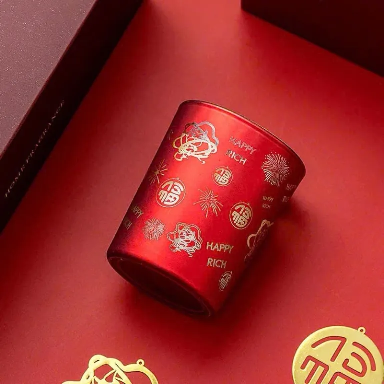 Light up the New Year with the "Happy Rich" Scented Candle Gift Set—a 100% natural fragrance gift in a meaningful gift box!