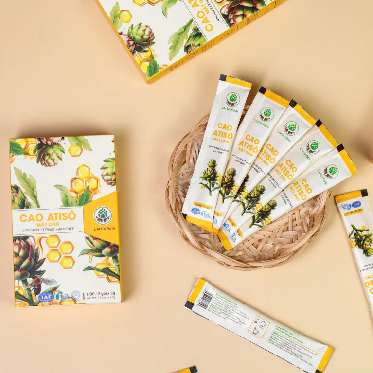 The Artichoke Extract with Honey Stick, available in a box of 12, combines the soothing properties of artichoke leaves and pure honey, offering a convenient, liver-cooling supplement that makes for a thoughtful health gift