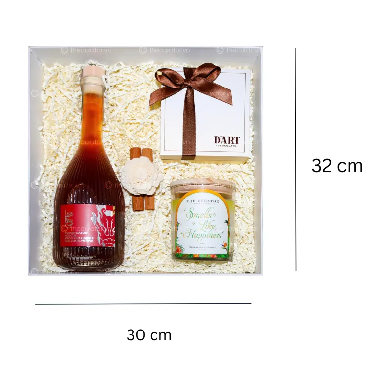 Set Quà Tặng "Wonderful Time" mang đến niềm vui ngập tràn qua từng tặng phẩm, với hộp quà đẹp mắt gồm rượu mơ, nến thơm và socola cao cấp, là món quà tuyệt vời cho những dịp đặc biệt.