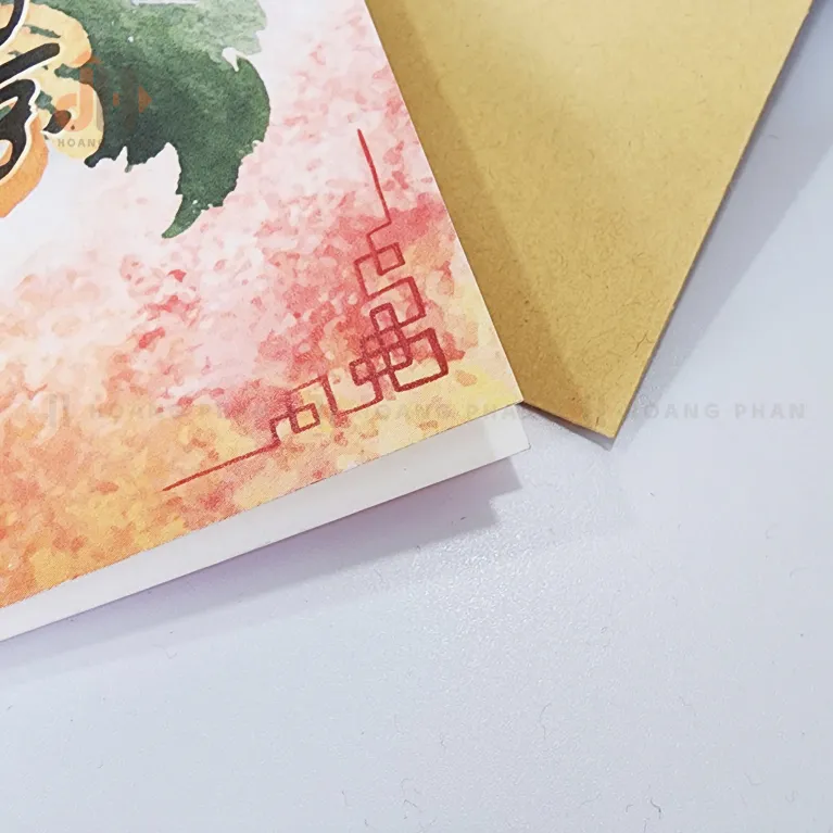 Thiệp Giấy "Xuân Cảnh" tái hiện sắc màu của thời hoàng kim qua những họa tiết truyền thống, không chỉ là một tấm thiệp nghệ thuật cao cấp mà còn là quà tặng thủ công tinh tế, mang đậm dấu ấn quà Việt Nam