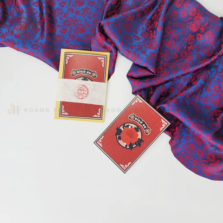 The "Peaceful" Paper Card Set captures timeless beauty with its traditional patterns, making it a perfect art card, handmade gift, and meaningful Vietnamese souvenir