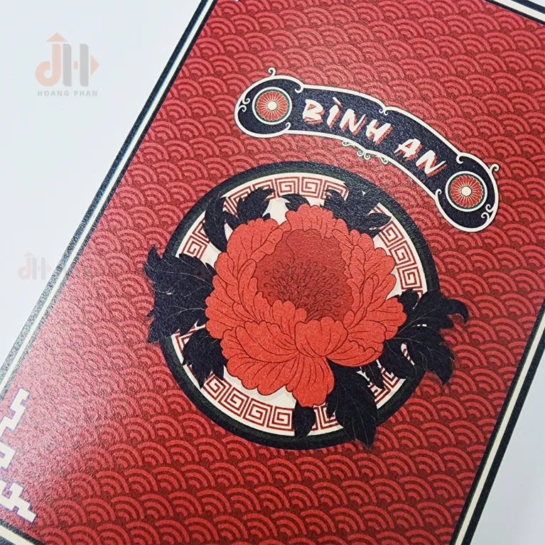 The "Peaceful" Paper Card Set captures timeless beauty with its traditional patterns, making it a perfect art card, handmade gift, and meaningful Vietnamese souvenir