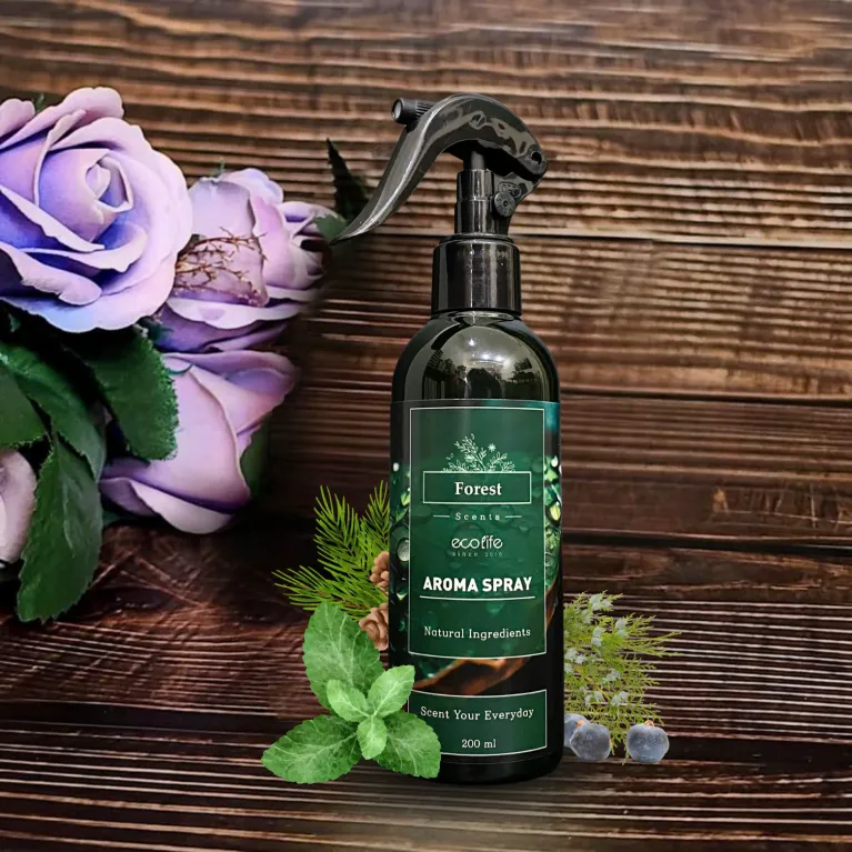 Chai xịt thơm phòng hương Forest (200ml) còn có thể dùng để khử mùi vải và xịt thơm xe hơi, với thành phần tự nhiên lành tính, an toàn cho sức khỏe.