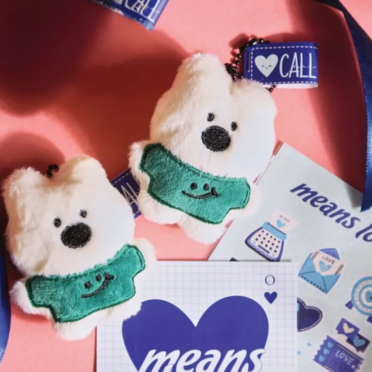Hộp Quà Tặng Valentine Nến Thơm Cỡ Nhỏ & Móc Khóa Gấu Cho Bạn Trai – điều nhỏ bé nhưng đủ khiến chàng rung động, là hộp quà Valentine tinh tế dành riêng cho nam, gửi gắm yêu thương trọn vẹn