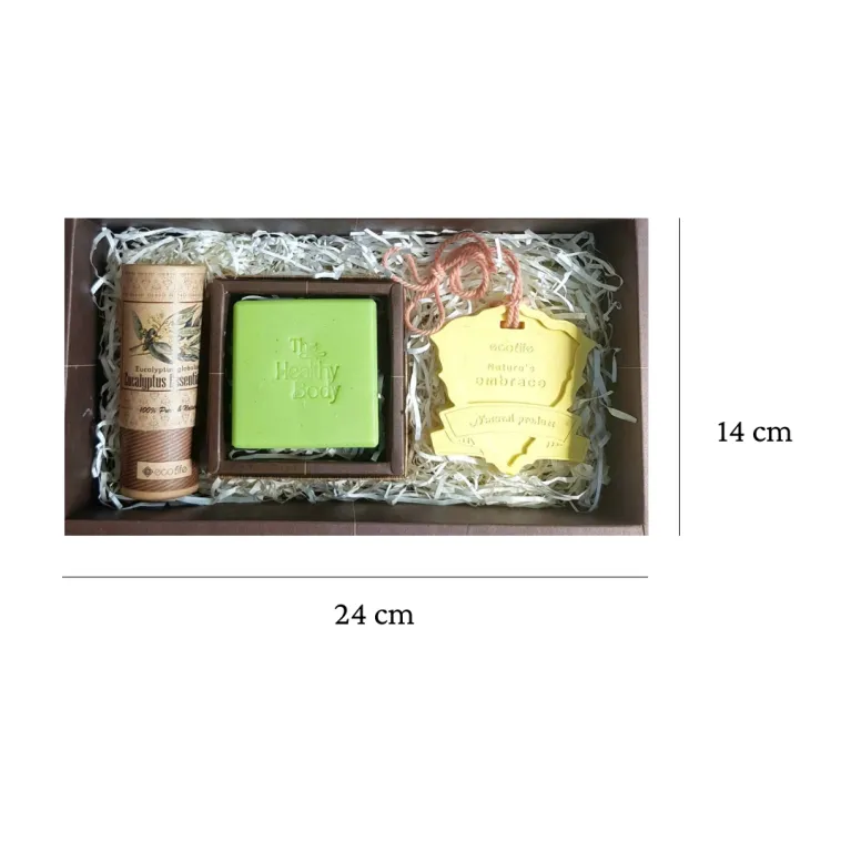 The "Nature's Embrace" Gift Set is a perfect March 8th gift box, featuring relaxing fragrances with essential oils, a scent stone, and handcrafted soap, making it a thoughtful International Women's Day gift for her