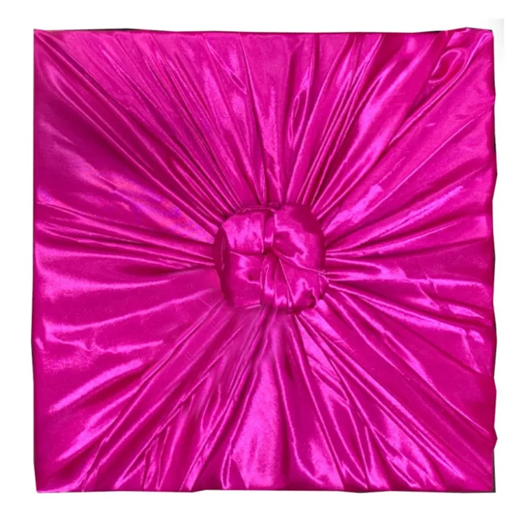 Set Quà "Blossom Flower" mang sắc màu của sự yêu thương, kết hợp nhụy hoa nghệ tây, nến thơm và ly sứ, là món quà sinh nhật tuyệt vời cho nữ, đặc biệt phù hợp làm quà tặng 8/3