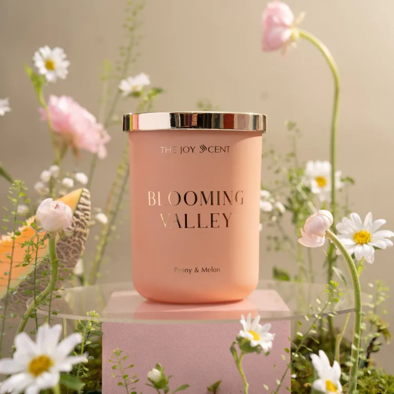 The "Love Words For My Beloved" Valentine Gift Box lets you feel the rhythm of love with a perfect Valentine's gift set, featuring a fragrant scented candle and indulgent chocolate, making it the ideal Valentine's Day gift to express your affection