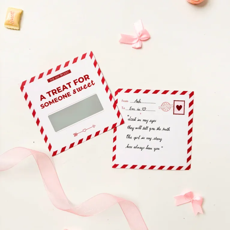 The "Tender Love" Valentine Gift Box is the perfect way to warm the heart of your loved one, featuring a hidden message, a heating pad, and bath salts—a beautifully curated Valentine's Gift Set designed for comfort and romance