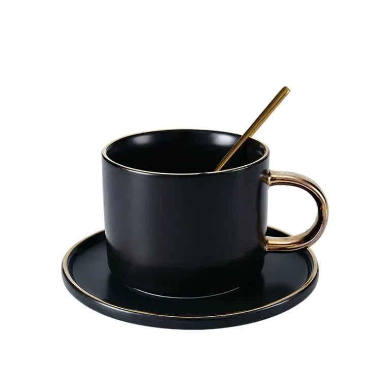 The "Charisma" Gift Box embodies the perfect gentleman's aura, featuring an essential oil gift set, a sleek ceramic teacup, a refined card holder, and delectable chocolate - a sophisticated gift for him or a thoughtful gift for your boyfriend.