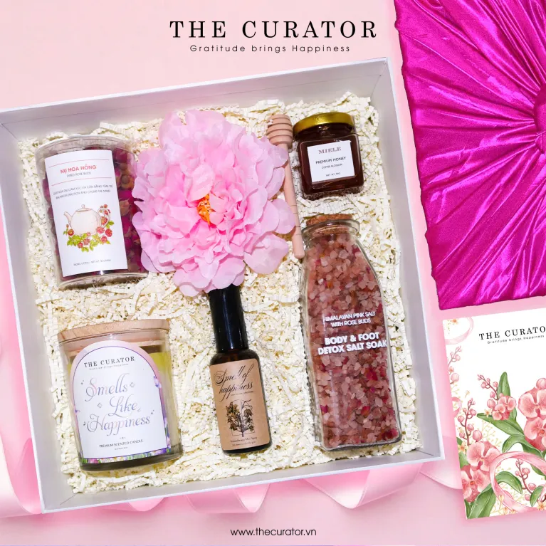 The Beautiful Day Gift Set is the perfect way to embrace freshness daily, featuring a Women's Day gift box filled with premium tea, pure honey, and relaxation essentials - an ideal health gift for her, whether for a birthday or any special occasion.