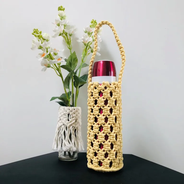 Túi Đựng Bình Giữ Nhiệt Macrame - phụ kiện thủ công tinh tế, tiện lợi mỗi ngày, đồng thời là món quà sinh nhật ấn tượng cho người yêu thích sự phong cách