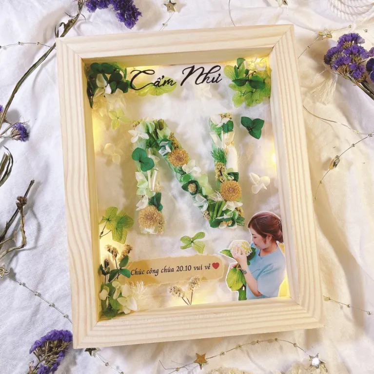 Celebrate every unique beauty with a Personalized Dried Flower Letter Art, a stunning handmade home decor piece that combines the elegance of a personalized dried flower frame, making it a heartfelt Women's Day gift for her