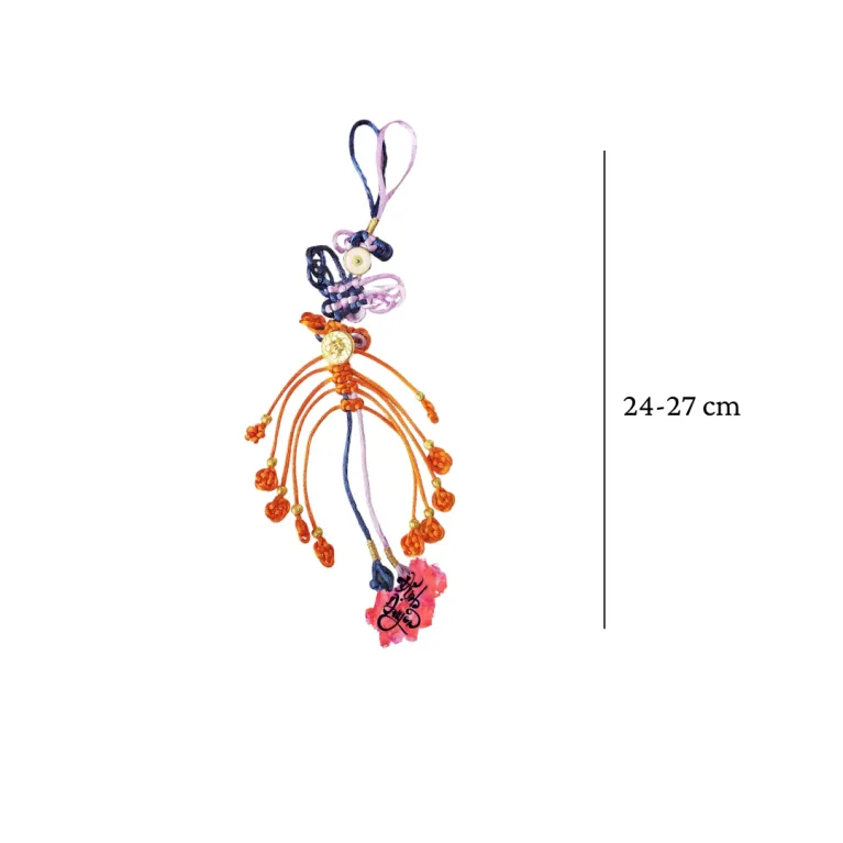 The Lilac "Cat Tuong" Knot Hanging Decoration is a beautifully crafted Vietnamese gift, blending tradition and elegance to send hopes for good fortune; as a Feng Shui-inspired decorative accessory, it makes a unique and meaningful gift for her
