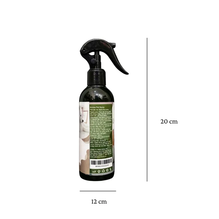 Natural Pet Spray with a relaxing wood & floral scent is the perfect pet odor eliminator and toy cleaning spray, made with natural ingredients - a thoughtful gift for pets that ensures freshness and safety.