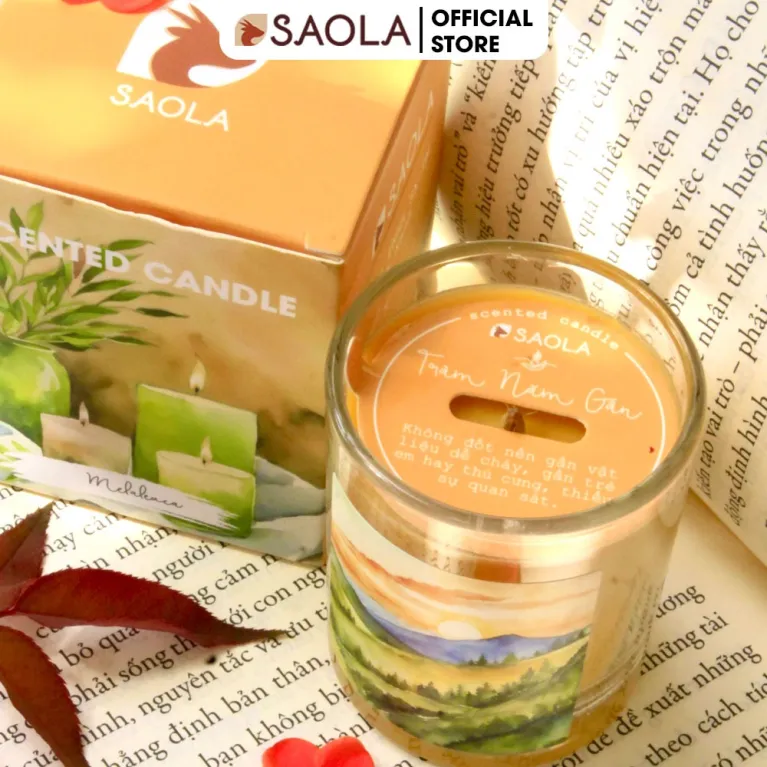 The SAOLA Scented Candle blends pure natural fragrance, beeswax, and essential oils, creating a soothing ambiance—perfect as a birthday or new home gift.