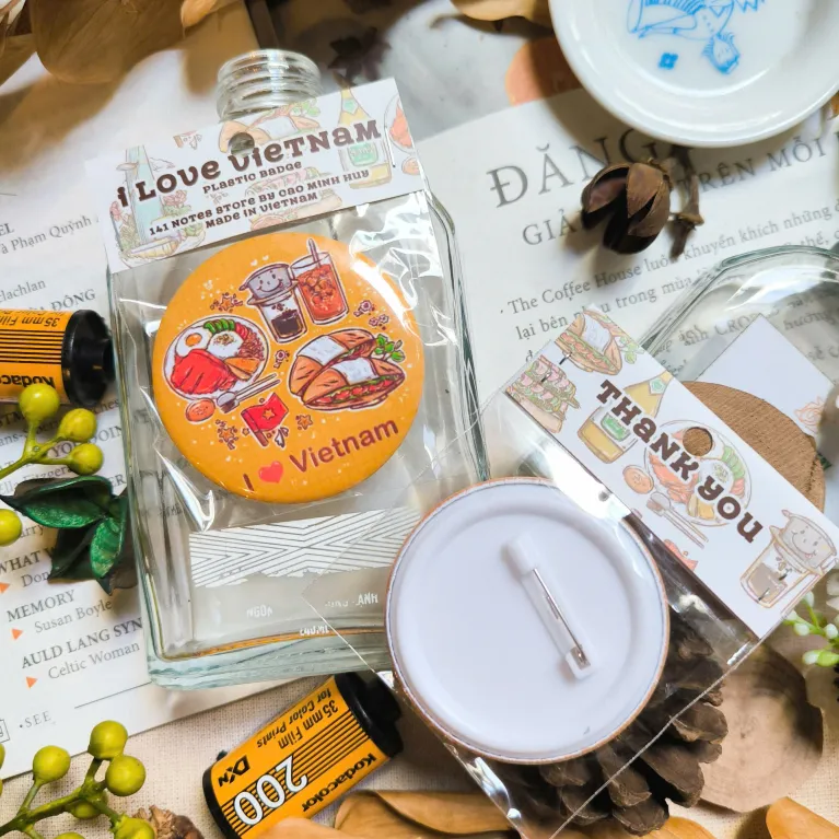 The Vietnamese Pattern Lapel Pin is a charming bag badge and cute accessory that lets you bring Vietnam's essence everywhere, making it a perfect handmade gift for foreigners and a meaningful Vietnamese souvenir.