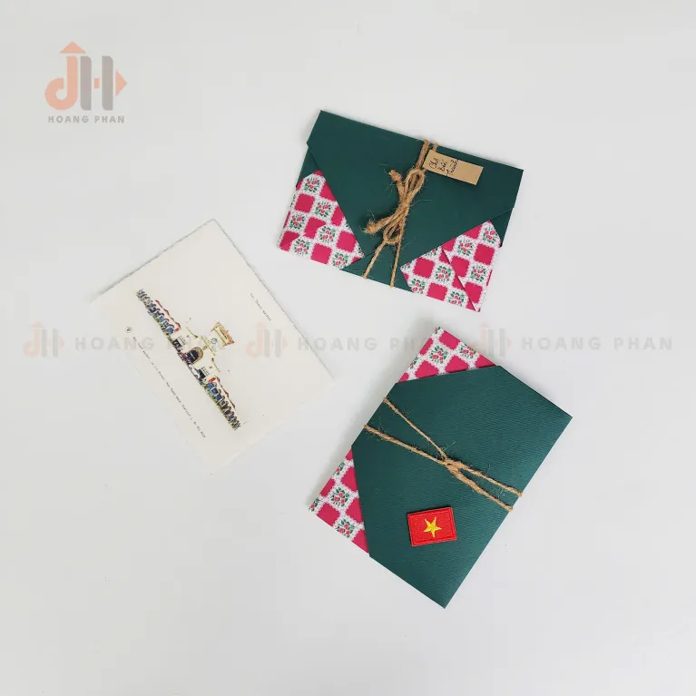 Bưu Thiếp Giấy Chợ Bến Thành từ BST Tôi Yêu Sài Gòn tái hiện điểm đến thân quen của thành phố qua nét vẽ tay tinh tế, trở thành món quà lưu niệm Việt Nam đầy ý nghĩa dành tặng những ai yêu Sài GònBưu Thiếp Giấy Chợ Bến Thành từ BST Tôi Yêu Sài Gòn tái hiện điểm đến thân quen của thành phố qua nét vẽ tay tinh tế, trở thành món quà lưu niệm Việt Nam đầy ý nghĩa dành tặng những ai yêu Sài Gòn