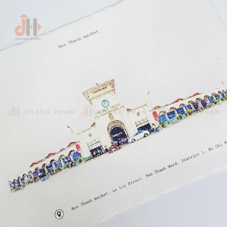 Bưu Thiếp Giấy Chợ Bến Thành từ BST Tôi Yêu Sài Gòn tái hiện điểm đến thân quen của thành phố qua nét vẽ tay tinh tế, trở thành món quà lưu niệm Việt Nam đầy ý nghĩa dành tặng những ai yêu Sài Gòn