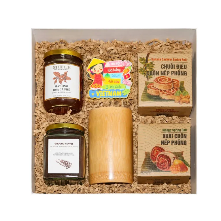 Hộp Quà "Gifts From Vietnam" – Giữ bản sắc qua từng tặng phẩm, set quà lưu niệm Việt Nam kết hợp cùng đặc sản ngon lành, là lựa chọn hoàn hảo cho quà tặng đối tác và quà Việt Nam ý nghĩa