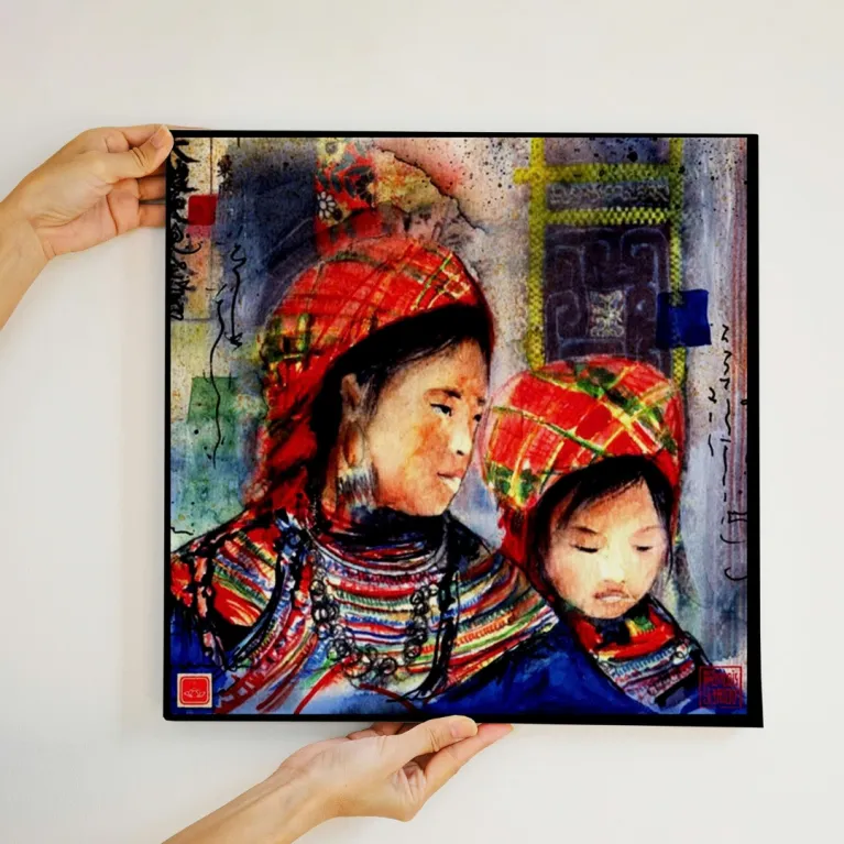 Tranh Sơn Mài Việt Nam 30x30cm  là lựa chọn hoàn hảo cho tranh trang trí nghệ thuật, thể hiện vẻ đẹp sâu lắng của tranh chủ đề Việt Nam, đồng thời là quà lưu niệm Việt Nam ý nghĩa hay quà tân gia sang trọng.