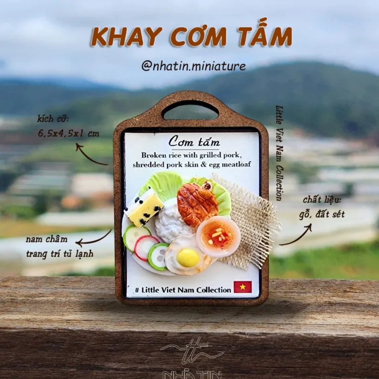 The Vietnamese Food Tray Fridge Magnet from the Little Vietnam Collection is a charming decorative souvenir, perfect as a Vietnamese specialty refrigerator magnet and a unique keepsakeThe Vietnamese Food Tray Fridge Magnet from the Little Vietnam Collection is a charming decorative souvenir, perfect as a Vietnamese specialty refrigerator magnet and a unique keepsake