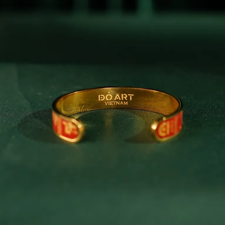 The "Cat & Box" Metal Cuff Bracelet With Hand-Painted Leather is a handmade fashion accessory that beautifully highlights individuality, making it a perfect birthday gift for her.