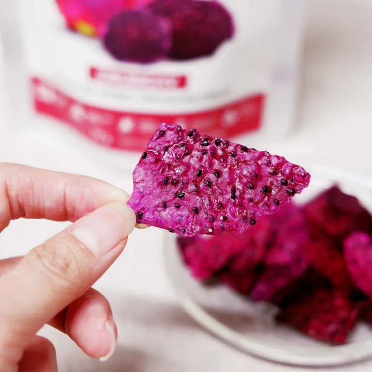 Crunchy vacuum-dried dragon fruit, a Vietnamese specialty, offers an original distinctive flavor in a sugar-free dried fruit—a healthy snack and a delightful snack gift for any occasion!