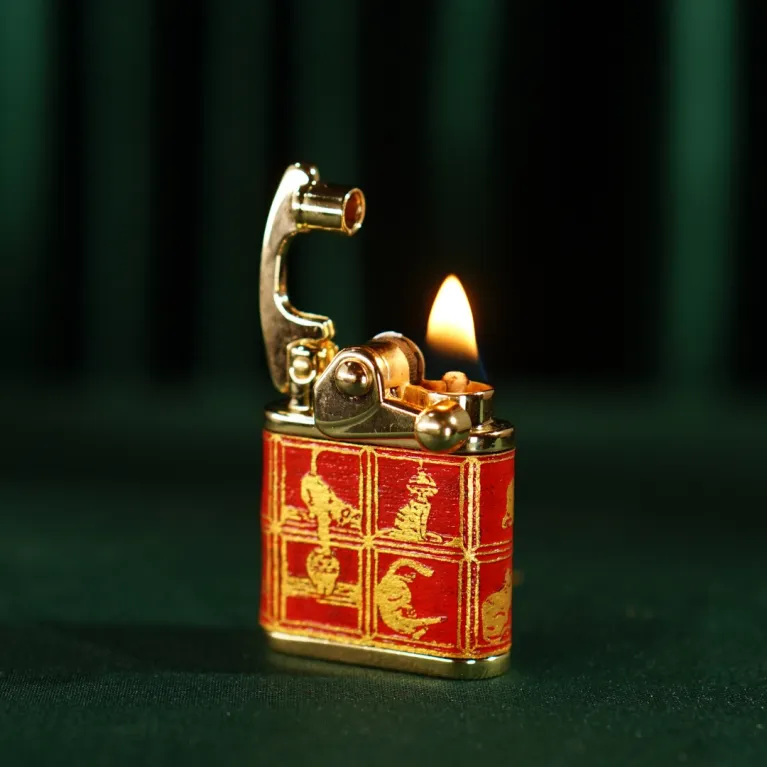The "Cat & Box" Hand-Drawn Leather Lighter features an interesting and meaningful pattern, with options for personalized engraving and name customization, making it a perfect birthday gift for him