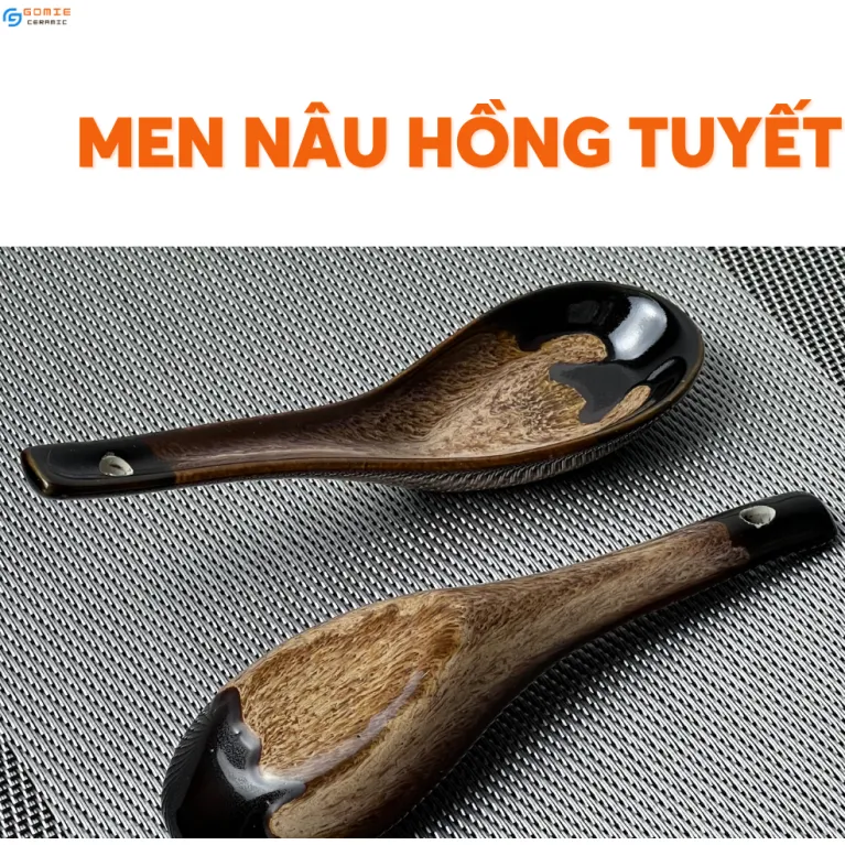Thìa Gốm Sứ Hỏa Biến Dáng Cong, thăng hạng từng bữa ăn với sự tinh tế của muỗng gốm Bát Tràng cao cấp, là phụ kiện nhà hàng độc đáo và món quà lưu niệm Việt Nam ý nghĩa.