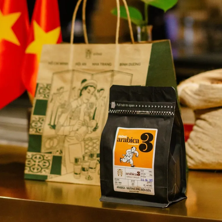 Cà Phê Arabica 3 – Arabica Mường Ảng nguyên chất 100%, sạch, đậm vị ớt & hạt điều, phù hợp pha espresso với hương vị độc đáo, là món quà tặng cà phê Việt Nam đầy ý nghĩa.