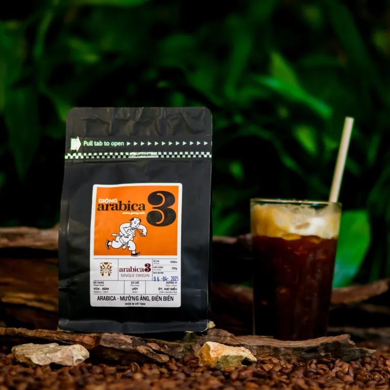 Cà Phê Arabica 3 – Arabica Mường Ảng nguyên chất 100%, sạch, đậm vị ớt & hạt điều, phù hợp pha espresso với hương vị độc đáo, là món quà tặng cà phê Việt Nam đầy ý nghĩa.