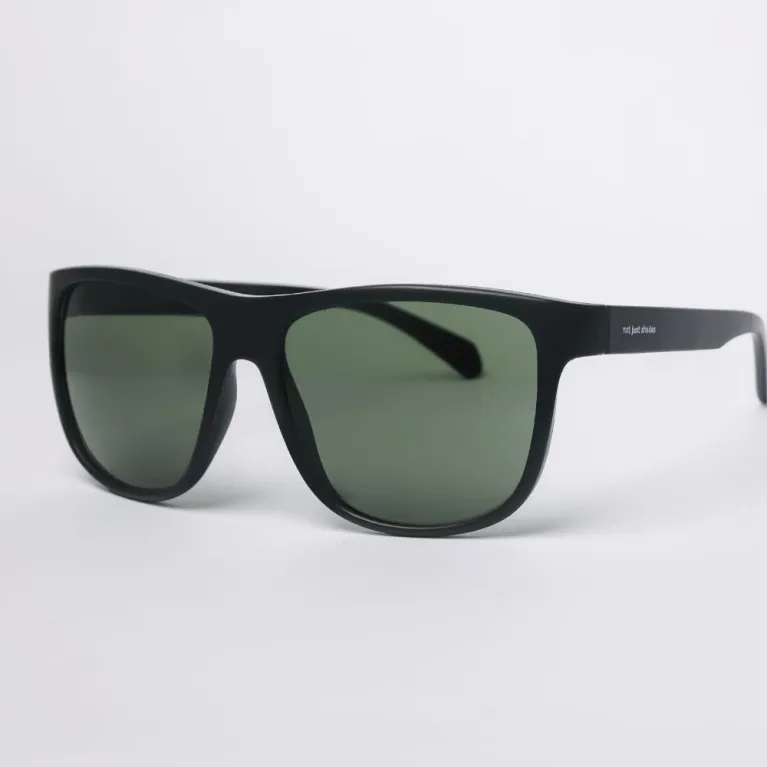Black frame sunglasses crafted from recycled plastic make a green fashion statement while providing premium UV protection, combining sustainable accessory design with stylish functionality, perfect as a meaningful and eco-conscious birthday gift.