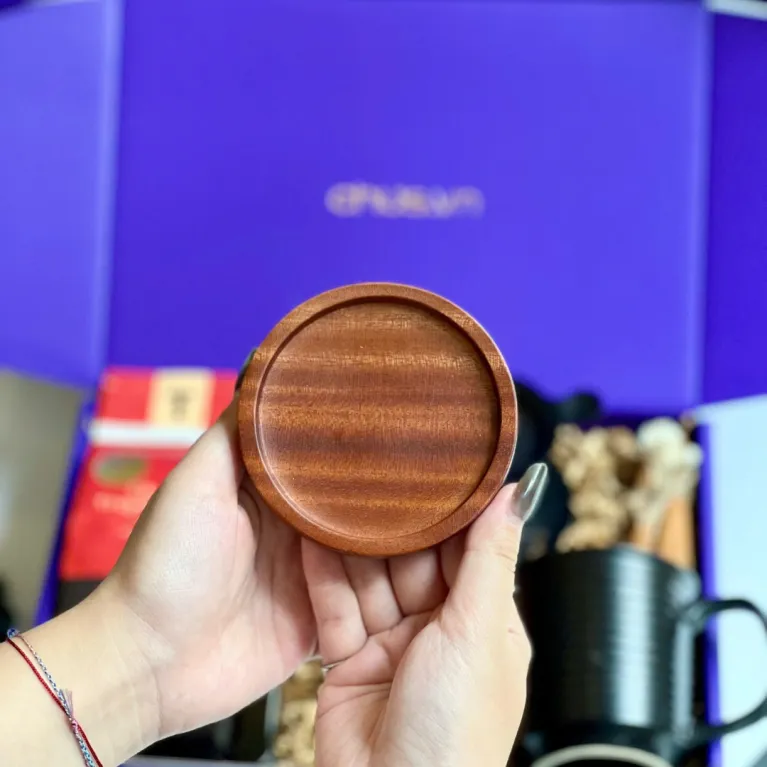 Vietnam Black coffee gift box delivers deep and rich flavors through specialty Vietnamese coffee paired with professional brewing equipment, making an exclusive corporate gift and authentic Vietnamese souvenir