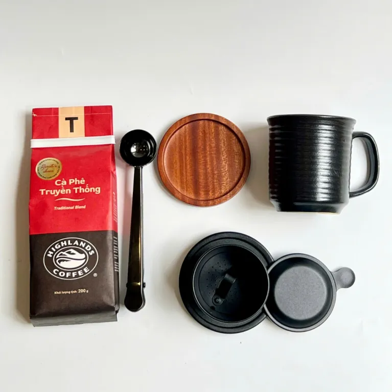 Vietnam Black coffee gift box delivers deep and rich flavors through specialty Vietnamese coffee paired with professional brewing equipment, making an exclusive corporate gift and authentic Vietnamese souvenir