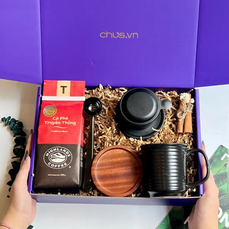 Vietnam Black coffee gift box delivers deep and rich flavors through specialty Vietnamese coffee paired with professional brewing equipment, making an exclusive corporate gift and authentic Vietnamese souvenir