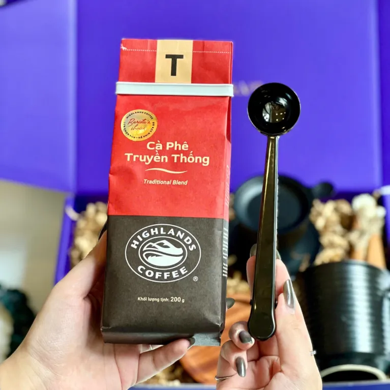 Vietnam Black coffee gift box delivers deep and rich flavors through specialty Vietnamese coffee paired with professional brewing equipment, making an exclusive corporate gift and authentic Vietnamese souvenir