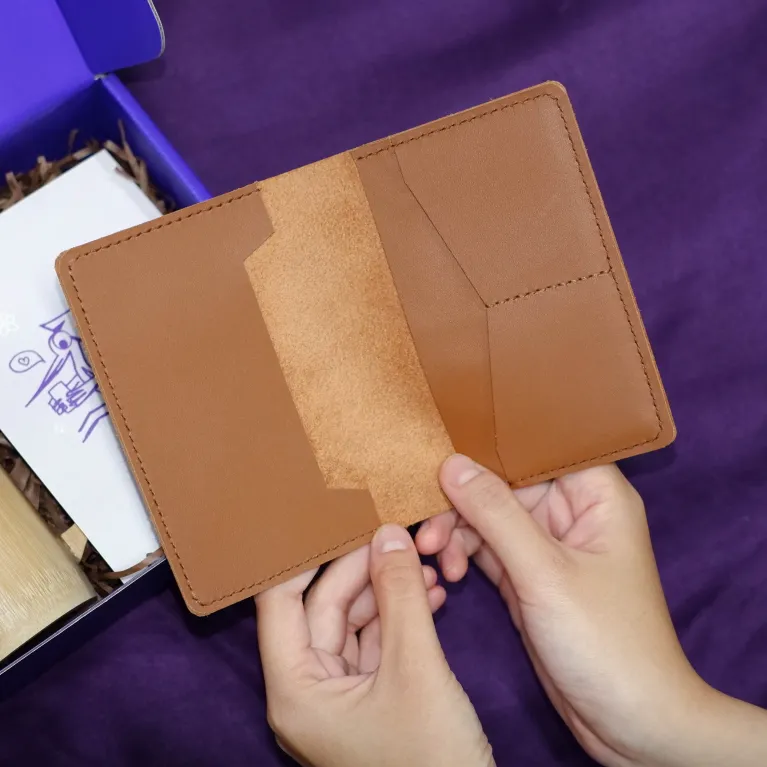 Personalized Memory gift box preserves sincerity through custom engraving, featuring bamboo cup and passport holder with exclusive card for meaningful birthday celebrations.