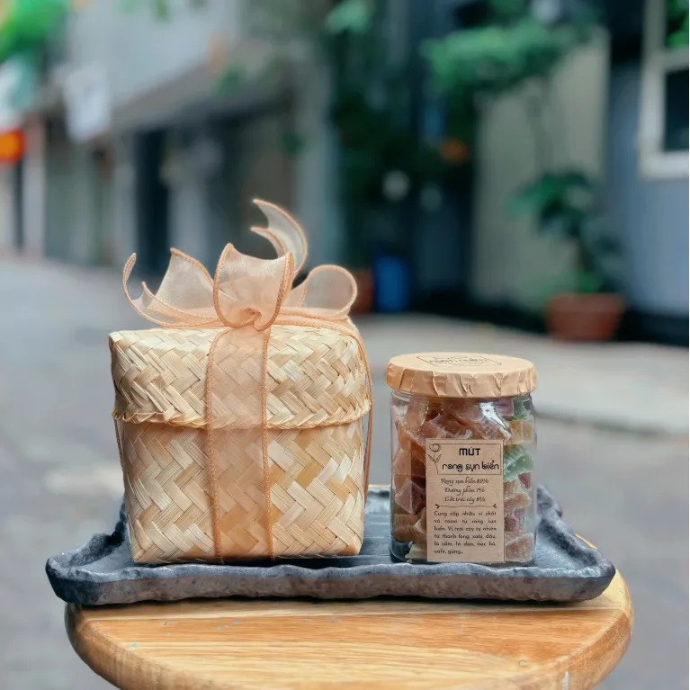 12-flavor seaweed jam bamboo gift box 320gr provides wonderful nutrition source with natural ingredients and distinctive flavors, creating an authentic Vietnamese specialty gift set