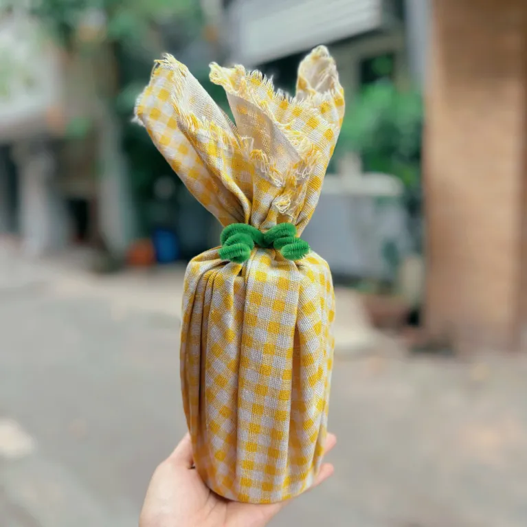 Quà tặng cacao HeyDay sữa dừa 350g với hương vị khó quên như yêu thương khó tả, lọ cacao mix vị quấn khăn rằn độc đáo là đặc sản Việt Nam ý nghĩa.