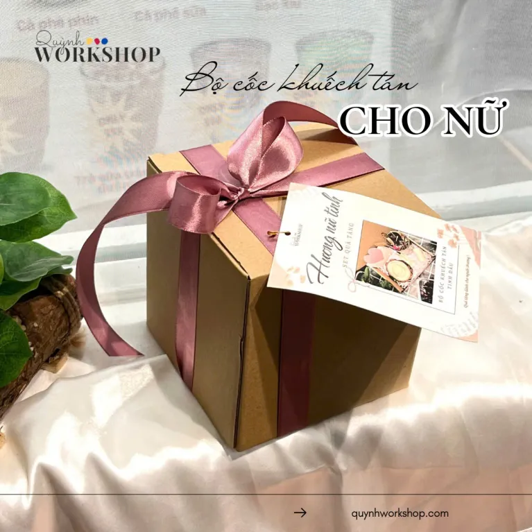 Hộp quà tinh dầu khuếch tán cho nữ với ly thủy tinh hoa khô, thiệp in tùy chỉnh làm quà sinh nhật bạn gái yêu thương