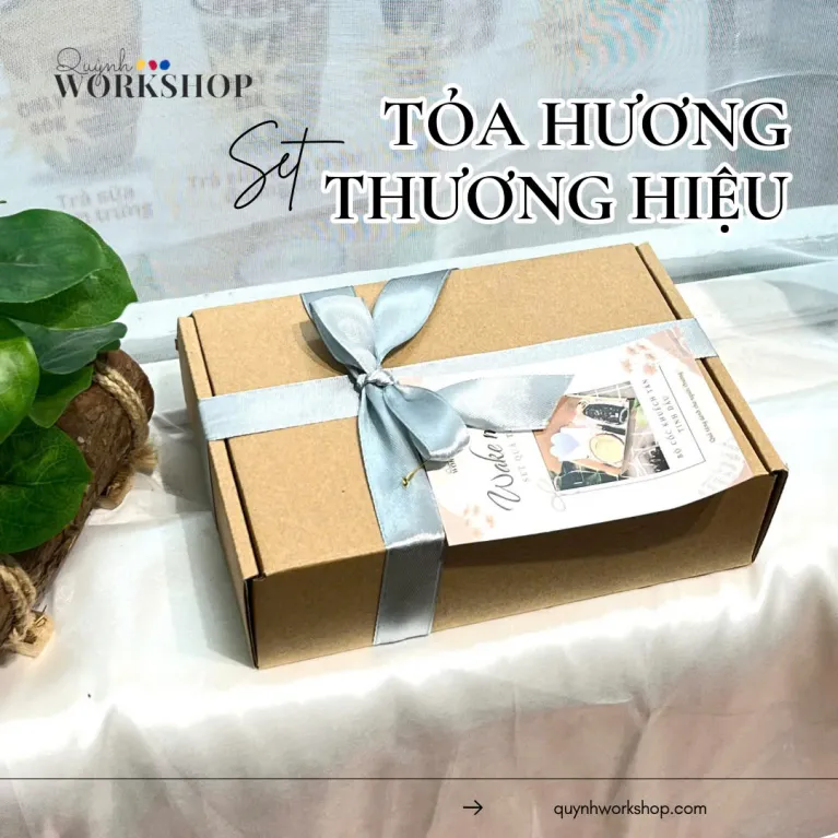 Hộp quà tặng tỏa hương thương hiệu thiết kế theo yêu cầu với set quà nến thơm cùng sáp thơm và thiệp tùy chỉnh làm quà sinh nhật và quà tặng doanh nghiệp ấn tượng