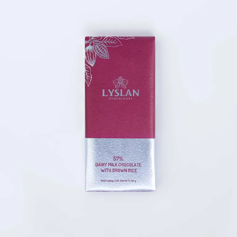 Socola sữa gạo lứt 57% 40gr với sự kết hợp thú vị từ sông Hồng, socola gạo lứt đậm đà hương vị mới lạ làm quà đặc sản Việt Nam và quà cho người nước ngoài
