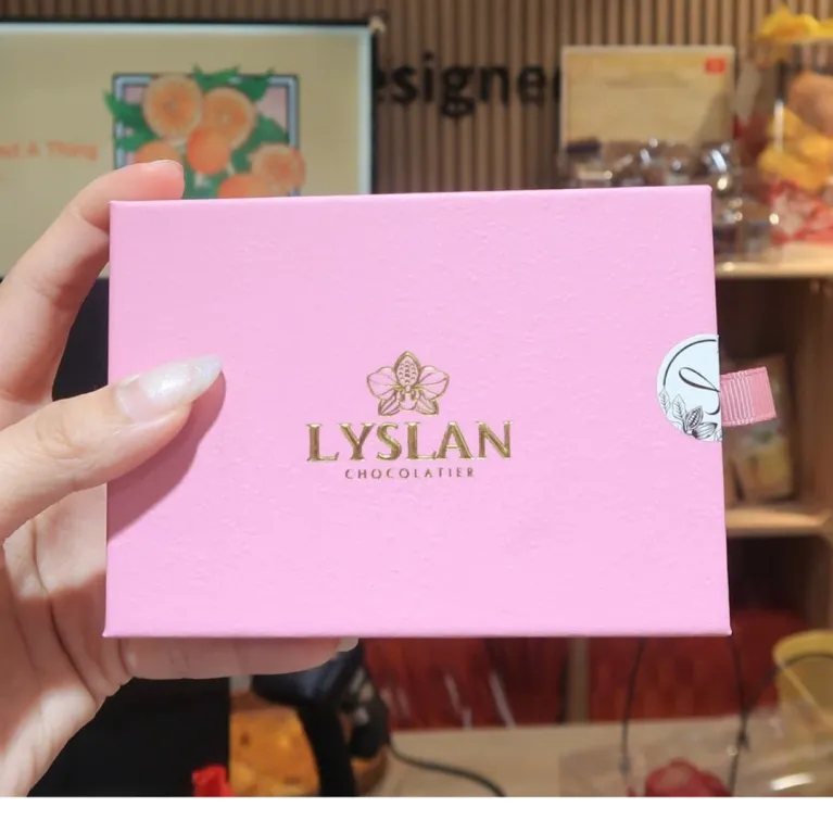 12-piece bonbon chocolate box with unique Vietnamese recipe, specialty chocolate featuring natural ingredients and special flavors as gifts for foreigners