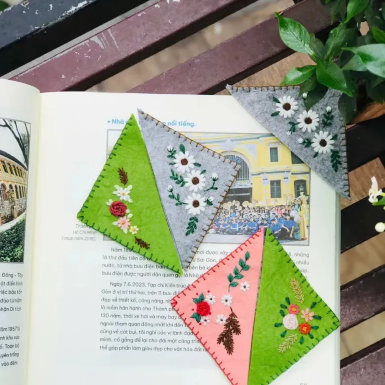 Bookmark vintage cá nhân hóa thêu tên theo yêu cầu, bookmark thêu tay vải nỉ kẹp đánh dấu trang sách phụ kiện thủ công quà lưu niệm đáng yêu