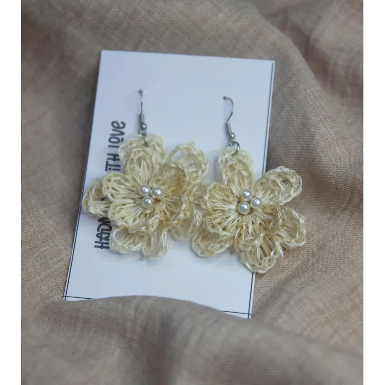 Bông tai Flora từ sợi dứa định nghĩa mới về trang sức thủ công, hoa tai thủ công từ thiên nhiên quà cho nữ lưu niệm Việt Nam