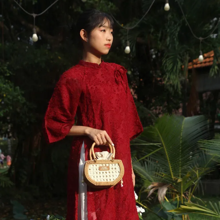 Mini Petal Woven rattan handbag compact embracing pure essence, handcrafted compact handbag sustainable fashion as Vietnamese souvenirsMini Petal Woven rattan handbag compact embracing pure essence, handcrafted compact handbag sustainable fashion as Vietnamese souvenirs