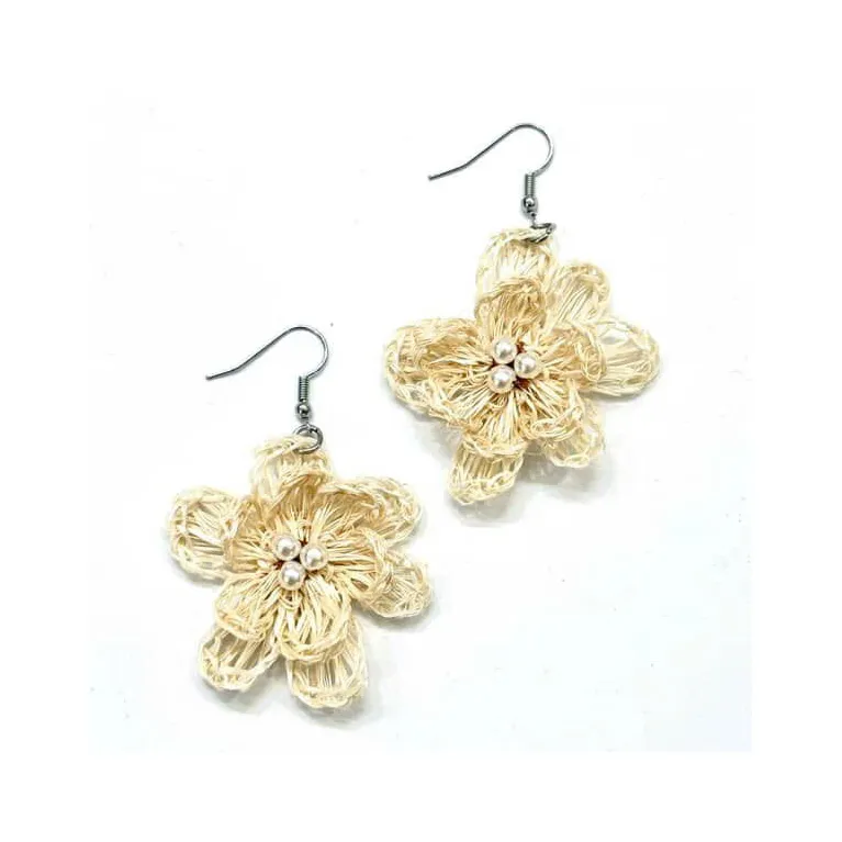 Bông tai Flora từ sợi dứa định nghĩa mới về trang sức thủ công, hoa tai thủ công từ thiên nhiên quà cho nữ lưu niệm Việt Nam