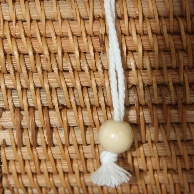 Túi xách mây đan tay Petal Woven nhẹ nhàng như cánh hoa rơi, túi xách tay thủ công công sở phụ kiện thời trang bền vững đồ lưu niệm Việt Nam